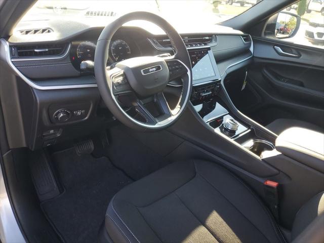 2025 Jeep Grand Cherokee GRAND CHEROKEE L LAREDO X 4X2
