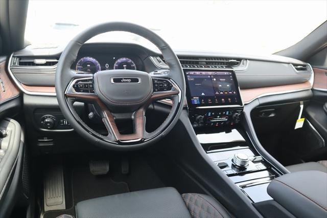 2025 Jeep Grand Cherokee GRAND CHEROKEE SUMMIT 4X4