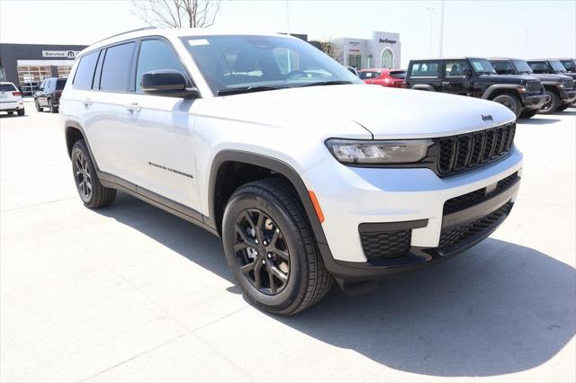 2025 Jeep Grand Cherokee GRAND CHEROKEE L ALTITUDE 4X4