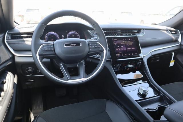 2025 Jeep Grand Cherokee GRAND CHEROKEE L ALTITUDE 4X4