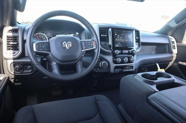 2025 RAM Ram 1500 RAM 1500 TRADESMAN QUAD CAB 4X2 64 BOX