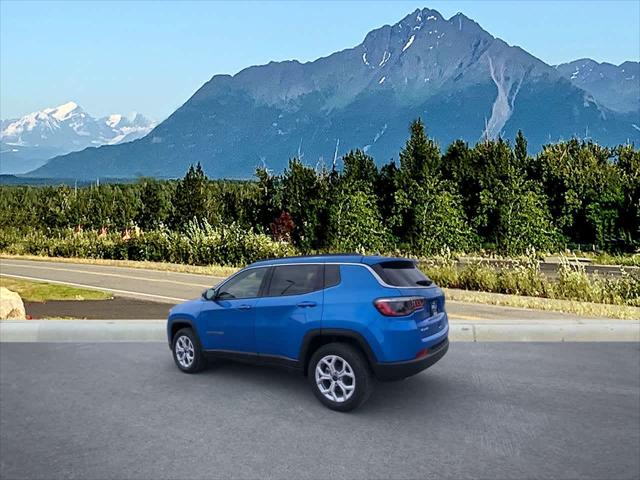 2025 Jeep Compass COMPASS LATITUDE 4X4