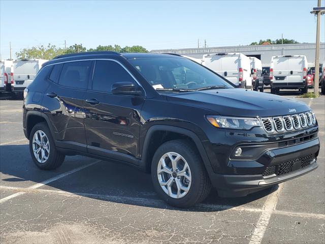 2025 Jeep Compass COMPASS LATITUDE 4X4