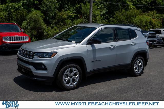 2025 Jeep Compass COMPASS LATITUDE 4X4
