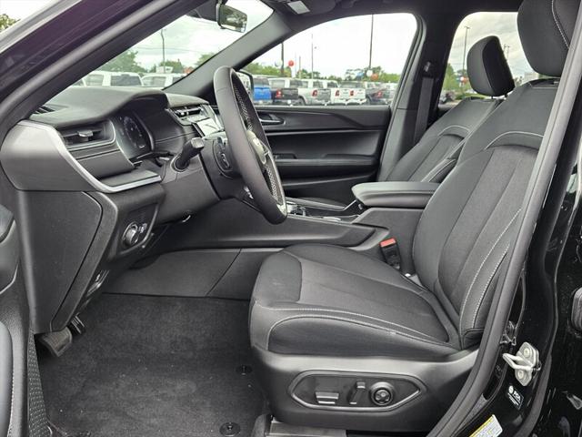 2025 Jeep Grand Cherokee GRAND CHEROKEE L LAREDO 4X2