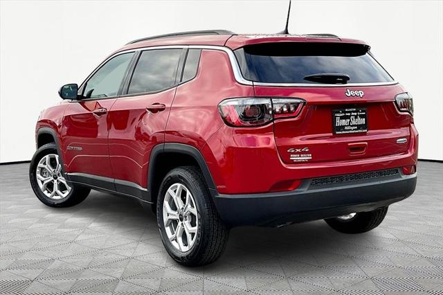 2025 Jeep Compass COMPASS LATITUDE 4X4