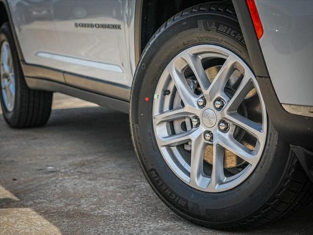2025 Jeep Grand Cherokee GRAND CHEROKEE L LAREDO X 4X2