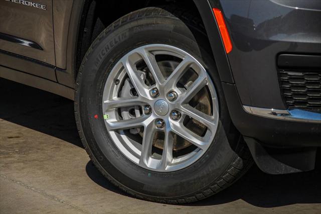 2025 Jeep Grand Cherokee GRAND CHEROKEE L LAREDO X 4X2