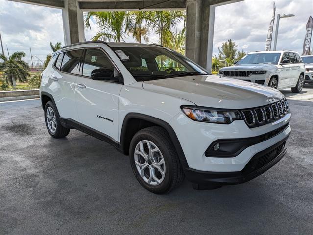 2025 Jeep Compass COMPASS LATITUDE 4X4