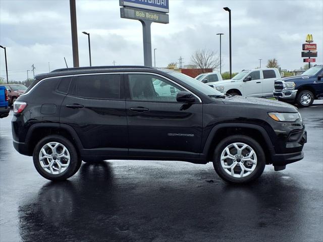 2025 Jeep Compass COMPASS LATITUDE 4X4