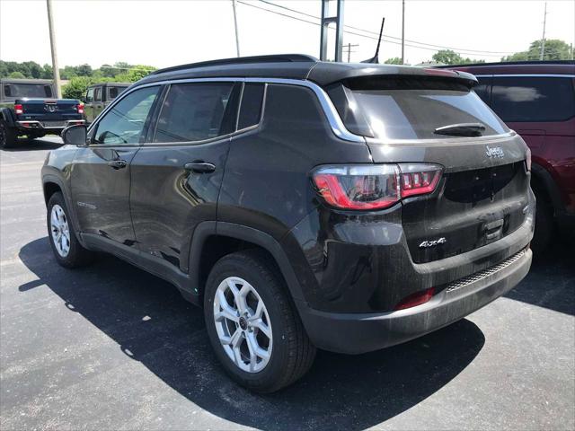 2025 Jeep Compass COMPASS LATITUDE 4X4