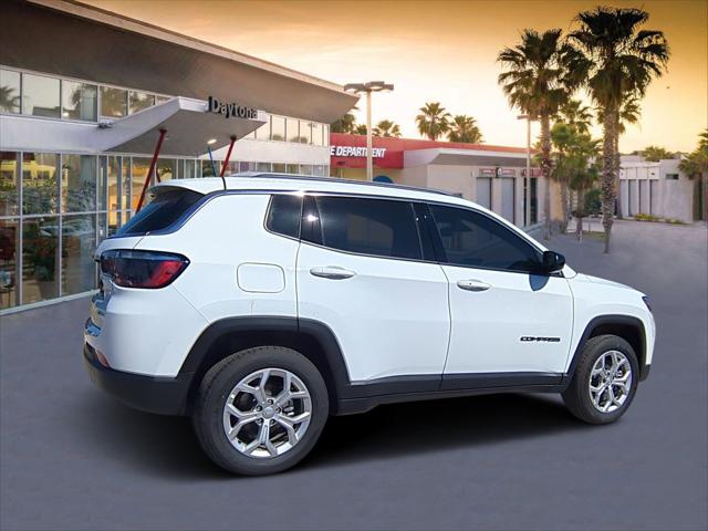 2025 Jeep Compass COMPASS LATITUDE 4X4