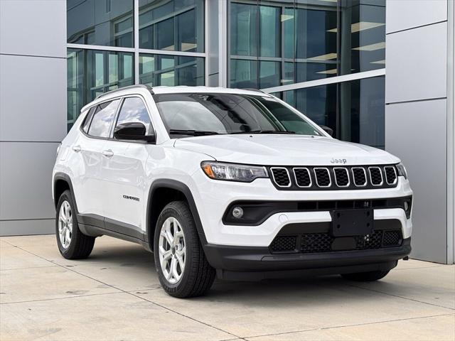 2025 Jeep Compass COMPASS LATITUDE 4X4