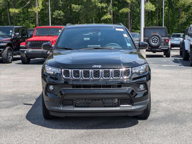 2025 Jeep Compass COMPASS LATITUDE 4X4