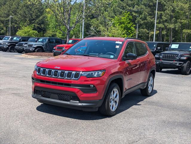 2025 Jeep Compass COMPASS LATITUDE 4X4