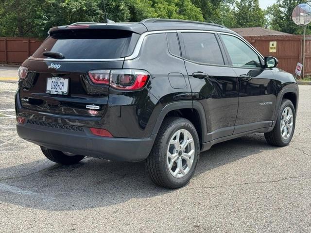 2025 Jeep Compass COMPASS LATITUDE 4X4