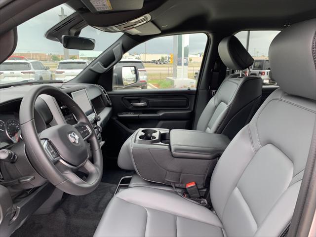 2025 RAM Ram 1500 RAM 1500 TRADESMAN QUAD CAB 4X2 64 BOX