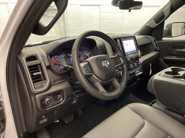 2025 RAM Ram 1500 RAM 1500 TRADESMAN CREW CAB 4X2 64 BOX