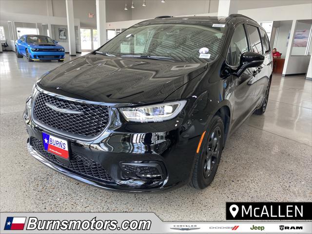 2025 Chrysler Pacifica Hybrid Premiuim S Appearance Package