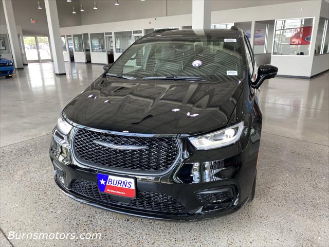 2025 Chrysler Pacifica Hybrid Premiuim S Appearance Package