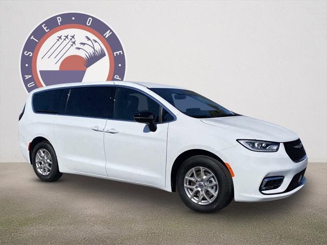 2025 Chrysler Pacifica PACIFICA SELECT