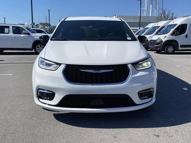 2025 Chrysler Pacifica PACIFICA SELECT