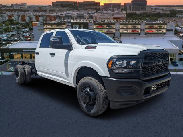 2024 RAM Ram 3500 Chassis Cab RAM 3500 TRADESMAN CREW CAB CHASSIS 4X4 60 CA
