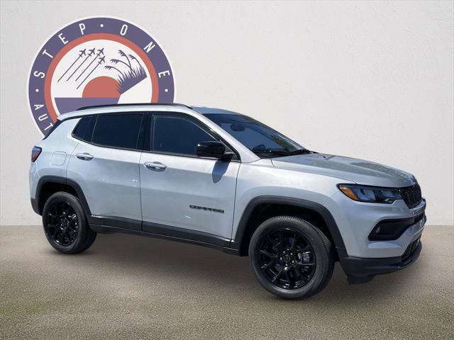 2025 Jeep Compass COMPASS LATITUDE 4X4