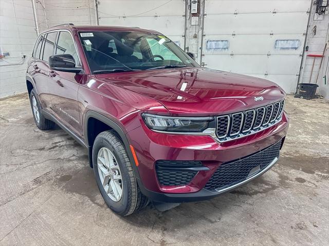 2025 Jeep Grand Cherokee GRAND CHEROKEE LAREDO X 4X4