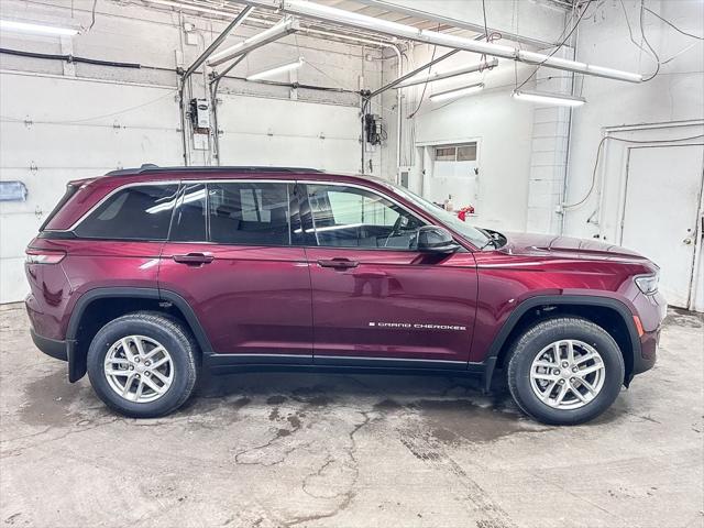 2025 Jeep Grand Cherokee GRAND CHEROKEE LAREDO X 4X4