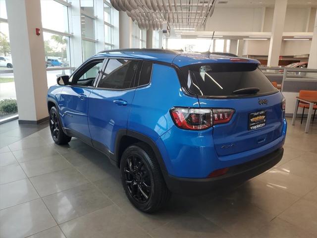 2025 Jeep Compass COMPASS LATITUDE 4X4