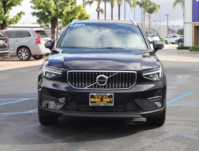 2025 Volvo XC40 B5 Core Bright Theme