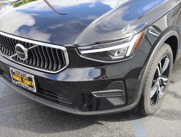2025 Volvo XC40 B5 Core Bright Theme