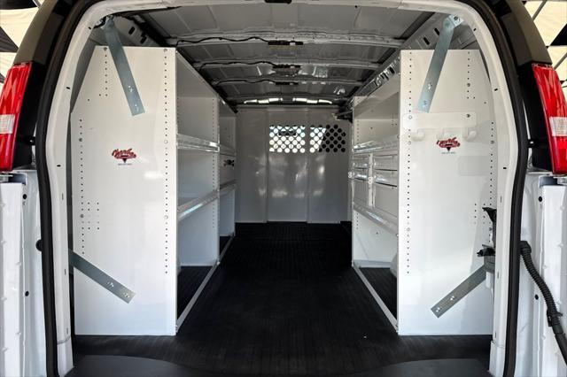 2025 GMC Savana Cargo RWD 2500 Extended Wheelbase Work Van