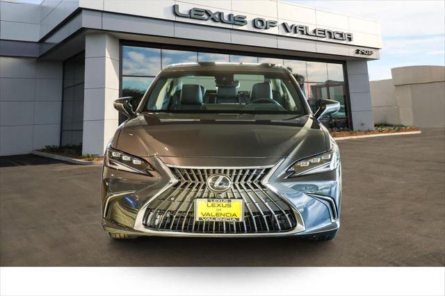 2025 Lexus ES 300h Luxury