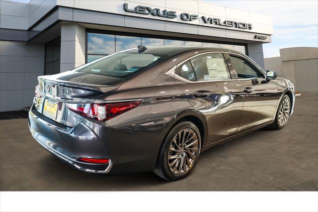 2025 Lexus ES 300h Luxury