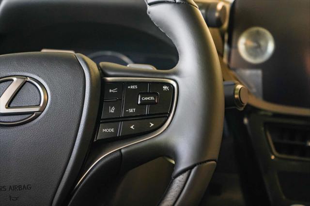 2025 Lexus ES 300h Luxury