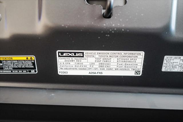 2025 Lexus ES 300h Luxury