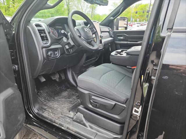 2025 RAM Ram 5500 Chassis Cab RAM 5500 BIG HORN CHASSIS CREW CAB 4X4 60 CA