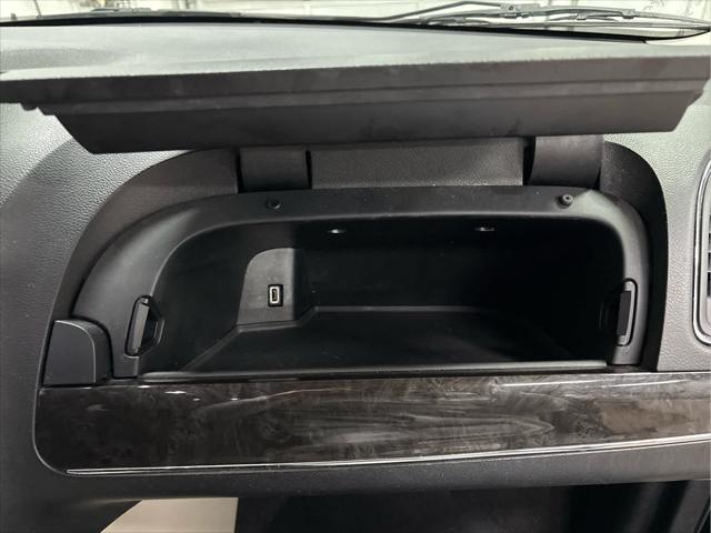 Used 2015 Chrysler Town & Country For Sale in Wilmington, OH
