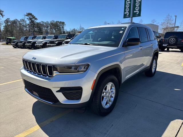 2023 Jeep Grand Cherokee Laredo 4x2