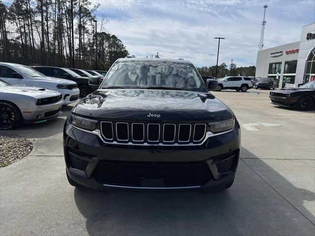 2023 Jeep Grand Cherokee Laredo 4x2