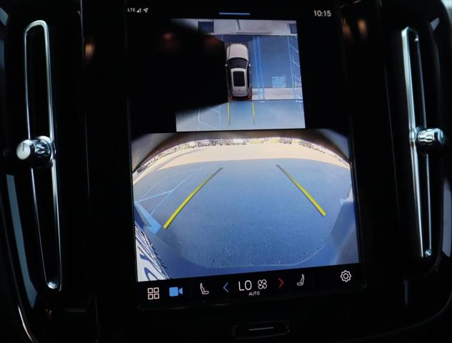 2025 Volvo XC40 B5 Plus Bright Theme