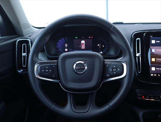 2025 Volvo XC40 B5 Plus Bright Theme