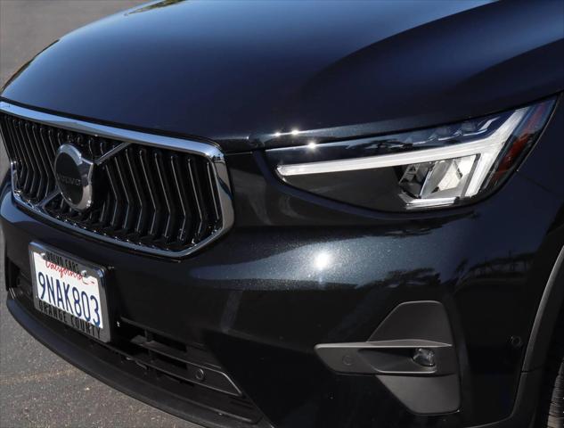 2025 Volvo XC40 B5 Plus Bright Theme