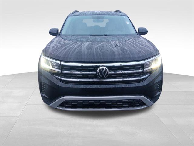 Used 2023 Volkswagen Atlas SE w/Tech with VIN 1V2WR2CAXPC530502 for sale in Muscle Shoals, AL