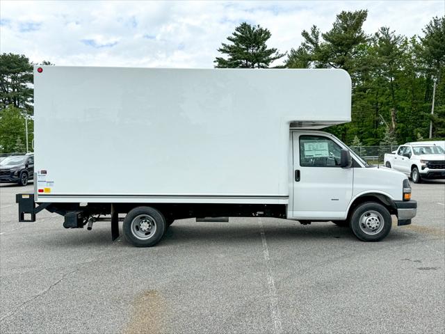 2025 Chevrolet Express Cutaway Work Van