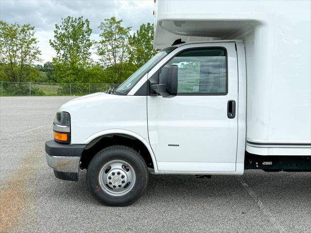 2025 Chevrolet Express Cutaway Work Van
