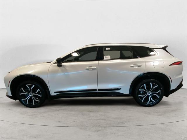 2025 Toyota Crown Signia XLE