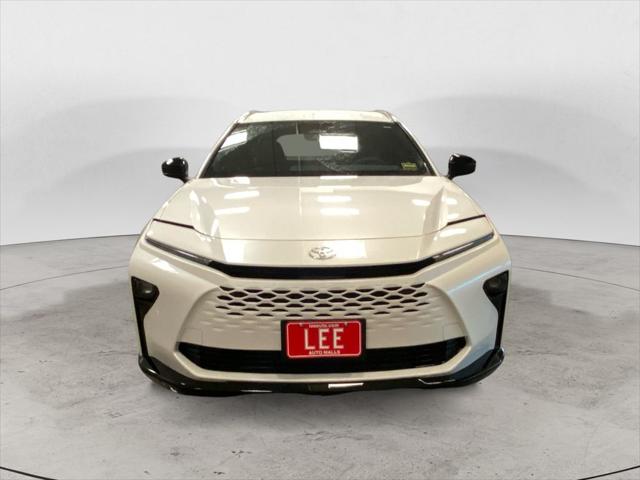 2025 Toyota Crown Signia XLE